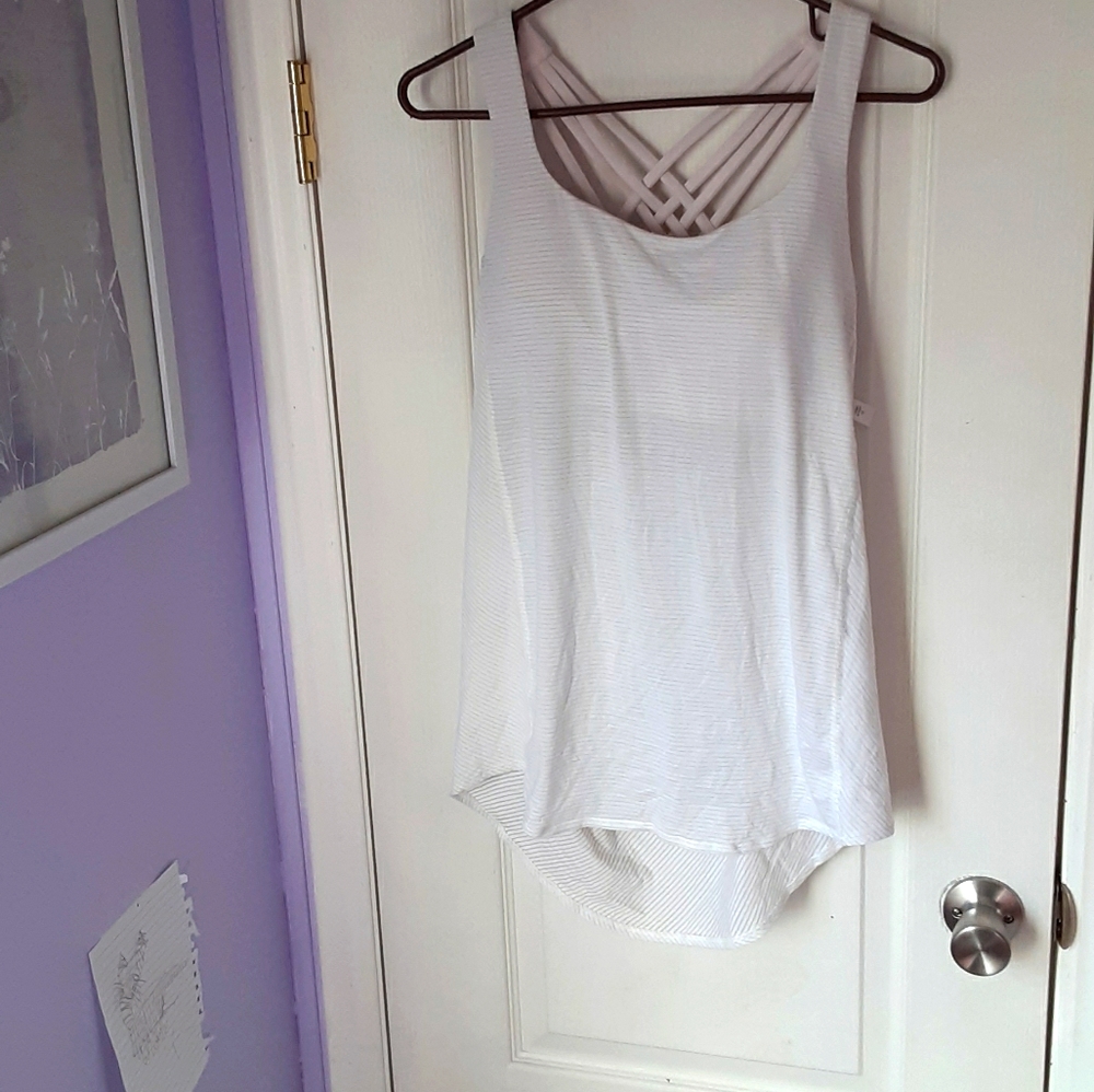 Lululemon tank with bra
